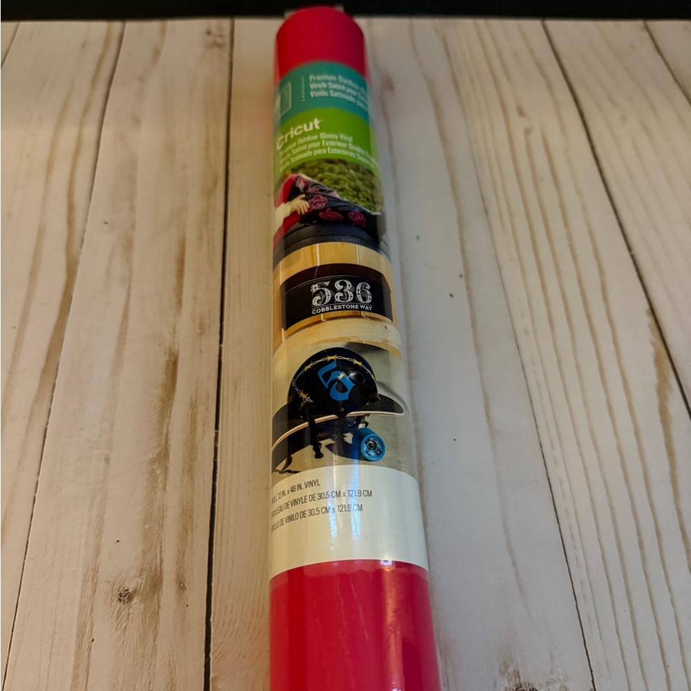 Cricut Glossy Vinyl in Bold Fuschia